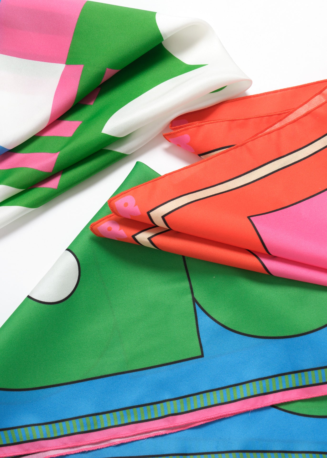 Le carré de soie blanc/rose