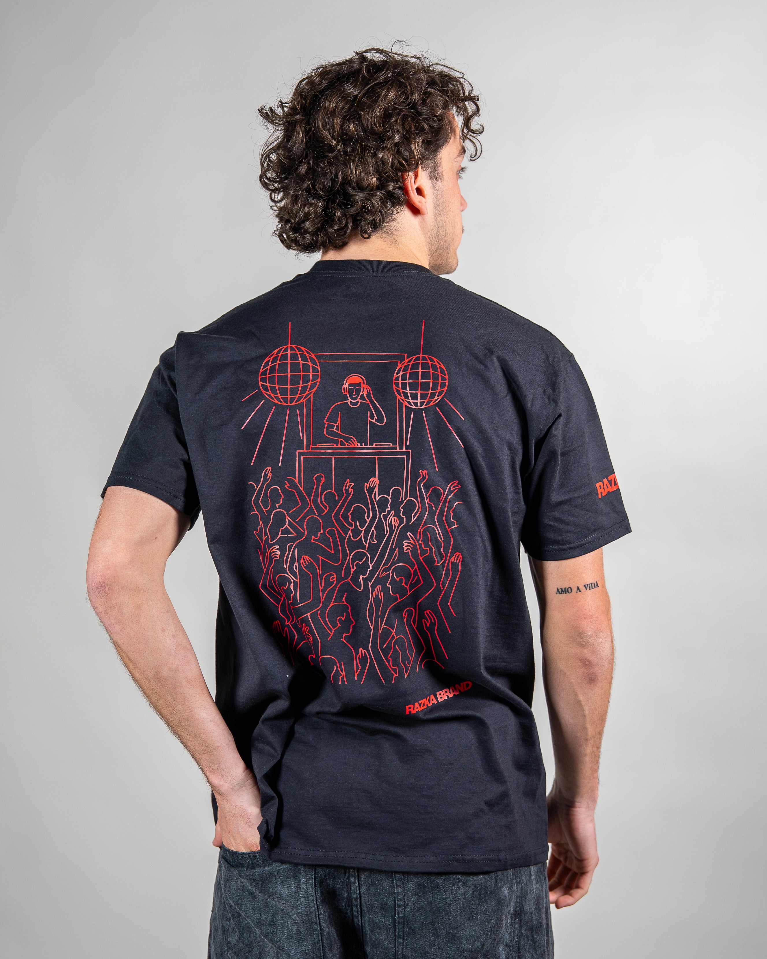 Collaboration « serveurs » BLACK OUT x RAZKA